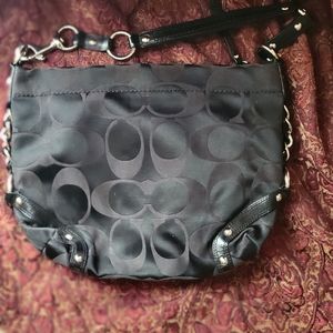 Coach black ladies shoulder bag in black